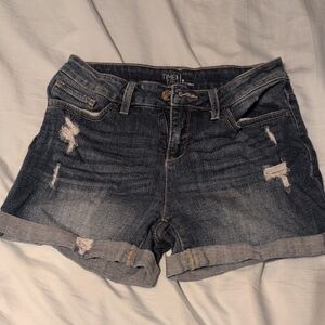 Time and Tru Women's Mid-rise Rolled Hem Distressed Jean Shorts -6